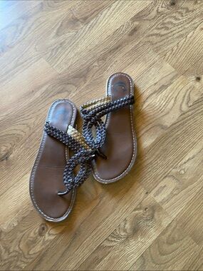 Braided Brown Leather Toe-Loop Sandals